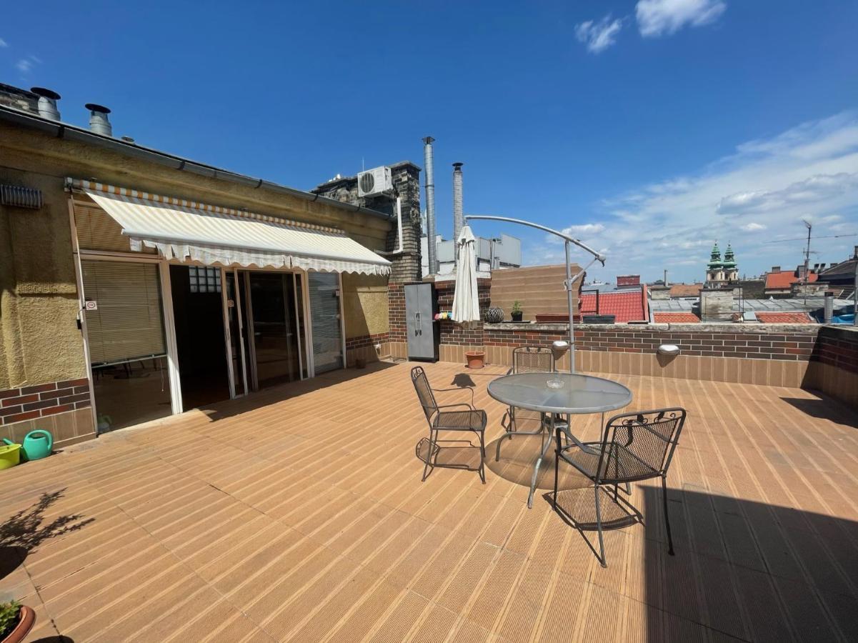 Budapest Penthouse - Jacuzzi - Big terrace Apartament Budapesta